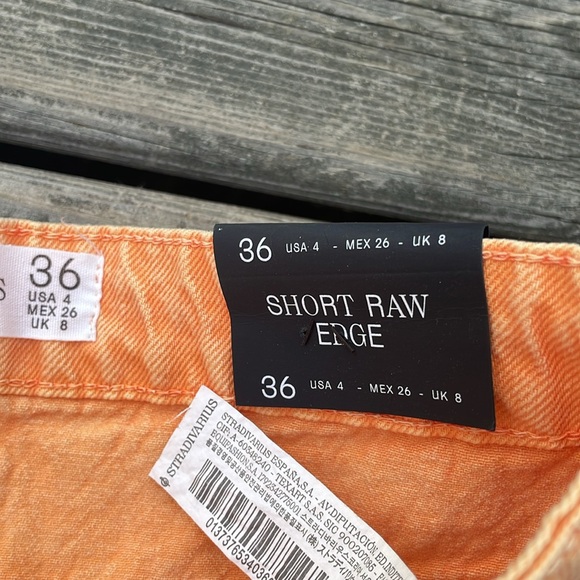 NWT Stradivarius Short Raw Edge Denim Jean Shorts - Picture 4 of 9